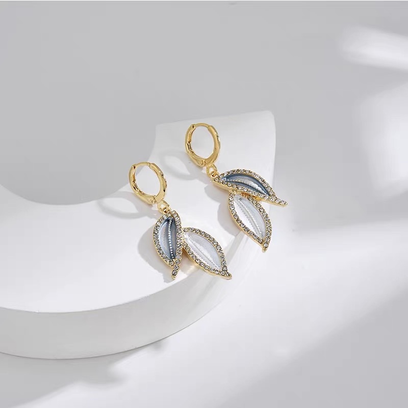 Blue and white earrings, a new light luxury fringed earrings for women in summer on Instagram, with a niche design and diamond-encrusted leaf earrings Specification image