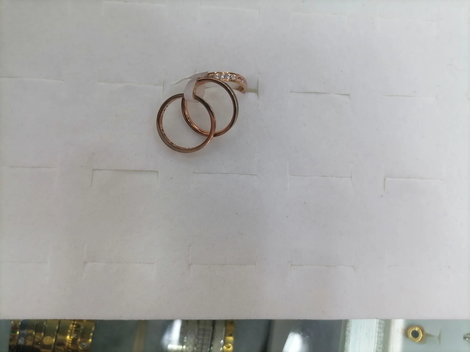A set of three titanium steel rose gold rings with diamonds, oil drops, and retro clock hollowed-out rings detail image 2