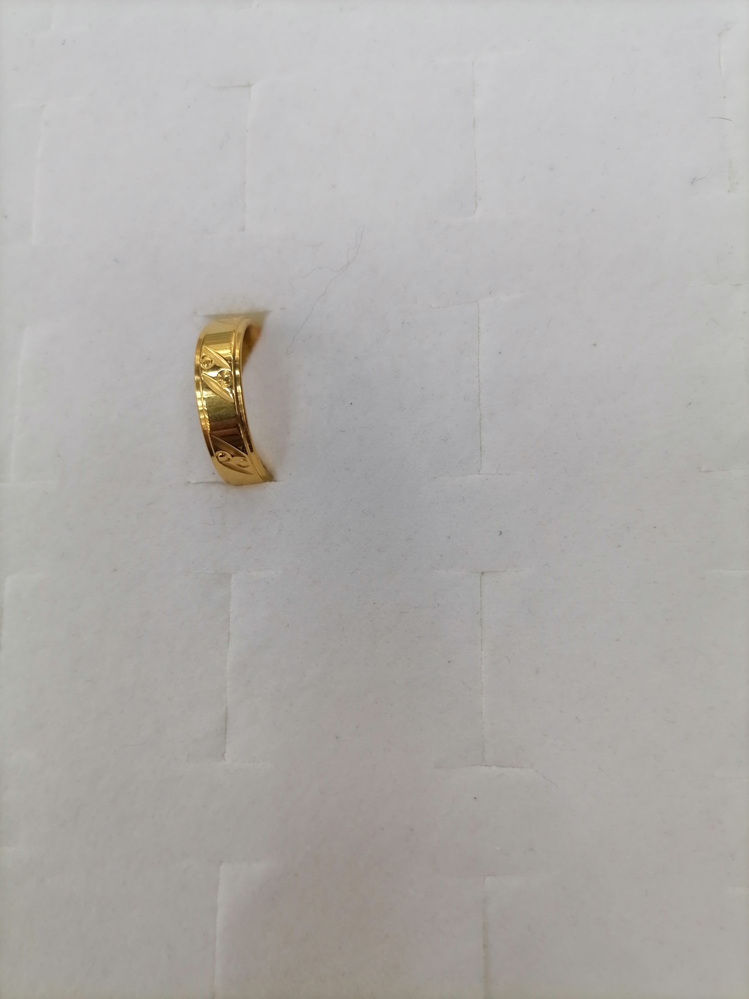 A titanium steel gold double-patterned middle 2-circle ring detail image 2