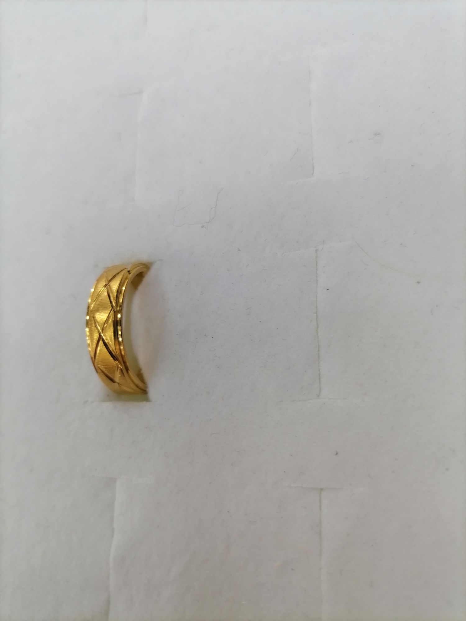 A titanium steel gold semi-ground printed cross outer layer ring details Picture