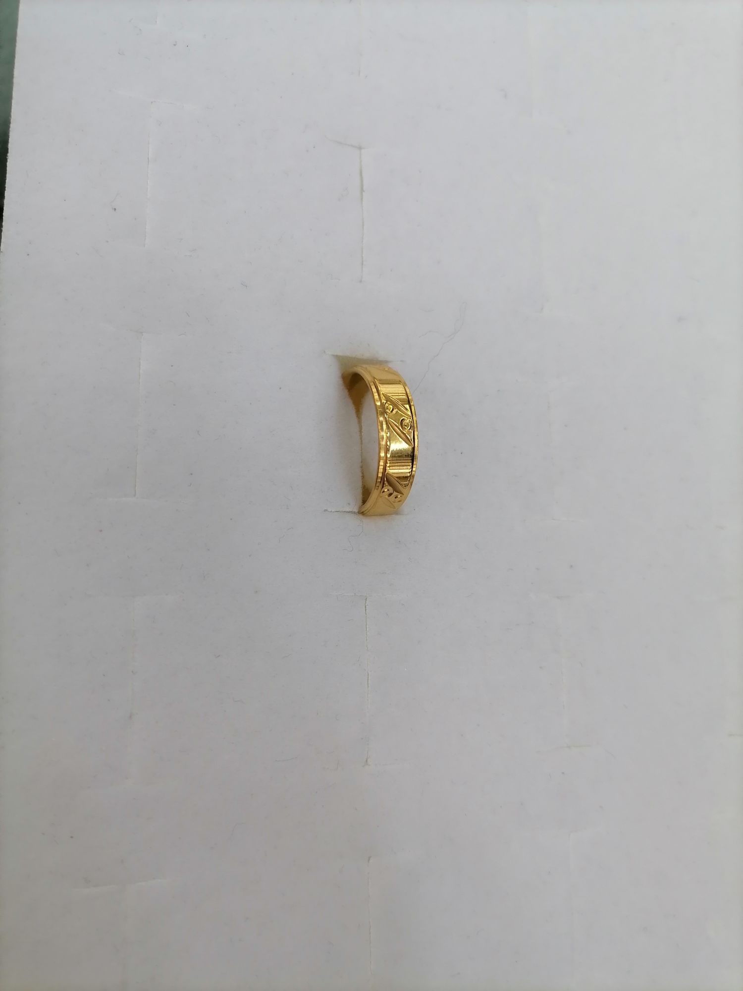 A titanium steel gold double-patterned middle 2-circle ring detail image 3