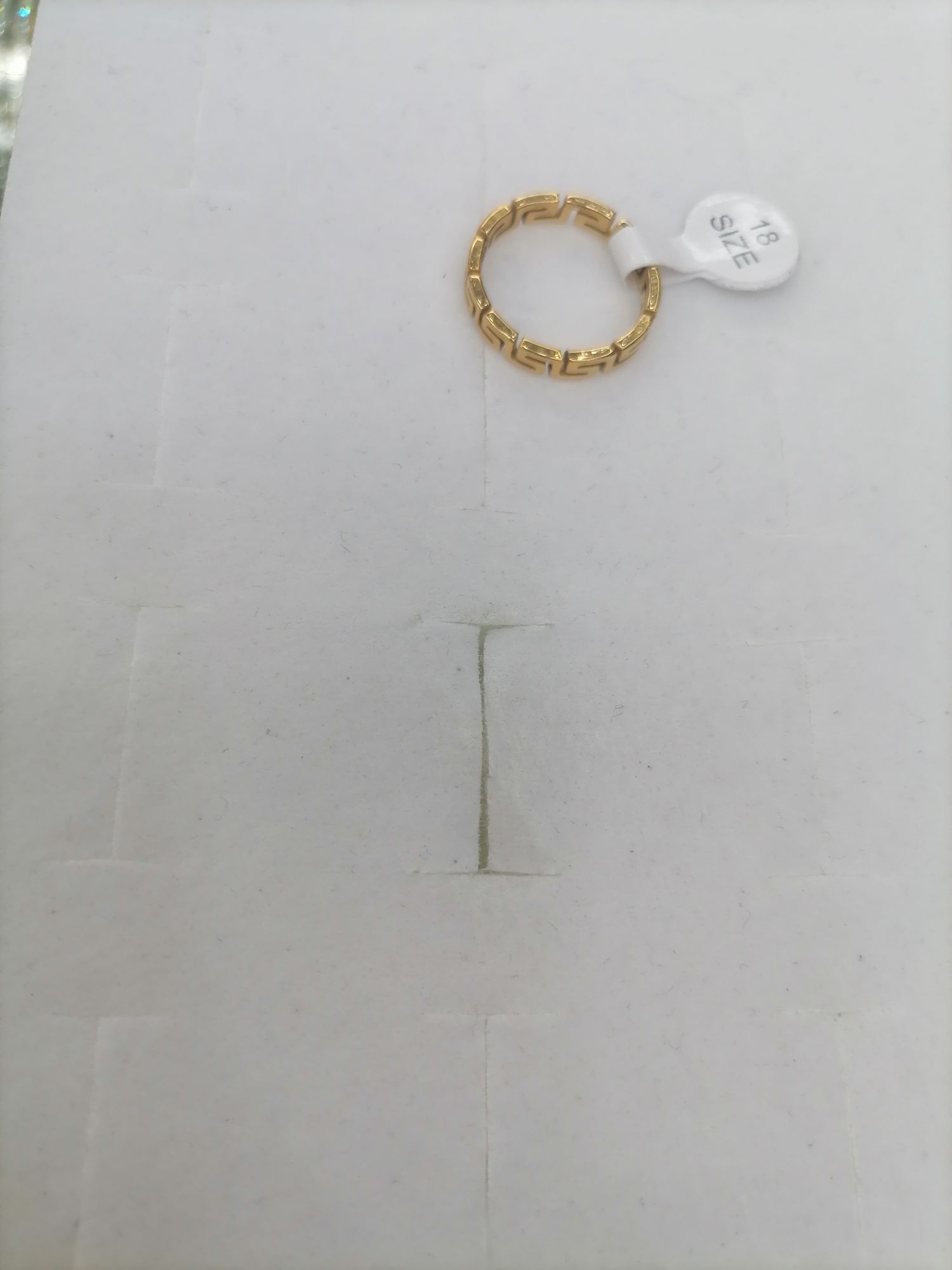 Titanium steel golden hollowed-out shoe-shaped ring Application Scenario