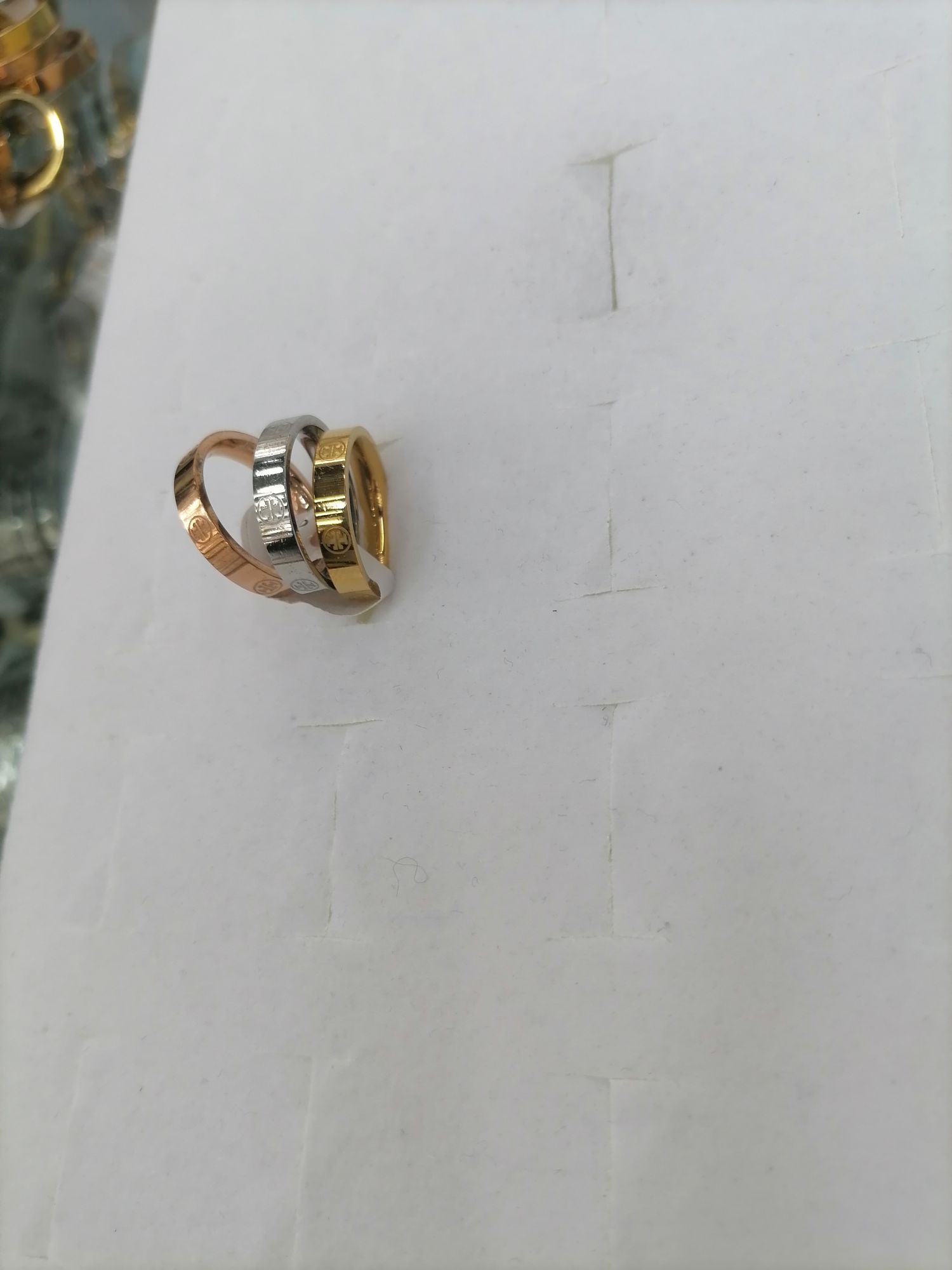 Titanium steel round T-patterned ring, available in three colors detail image 3
