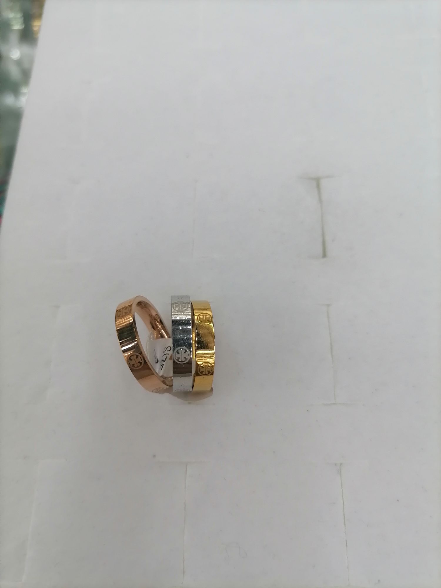 Titanium steel round T-patterned ring, available in three colors details Picture