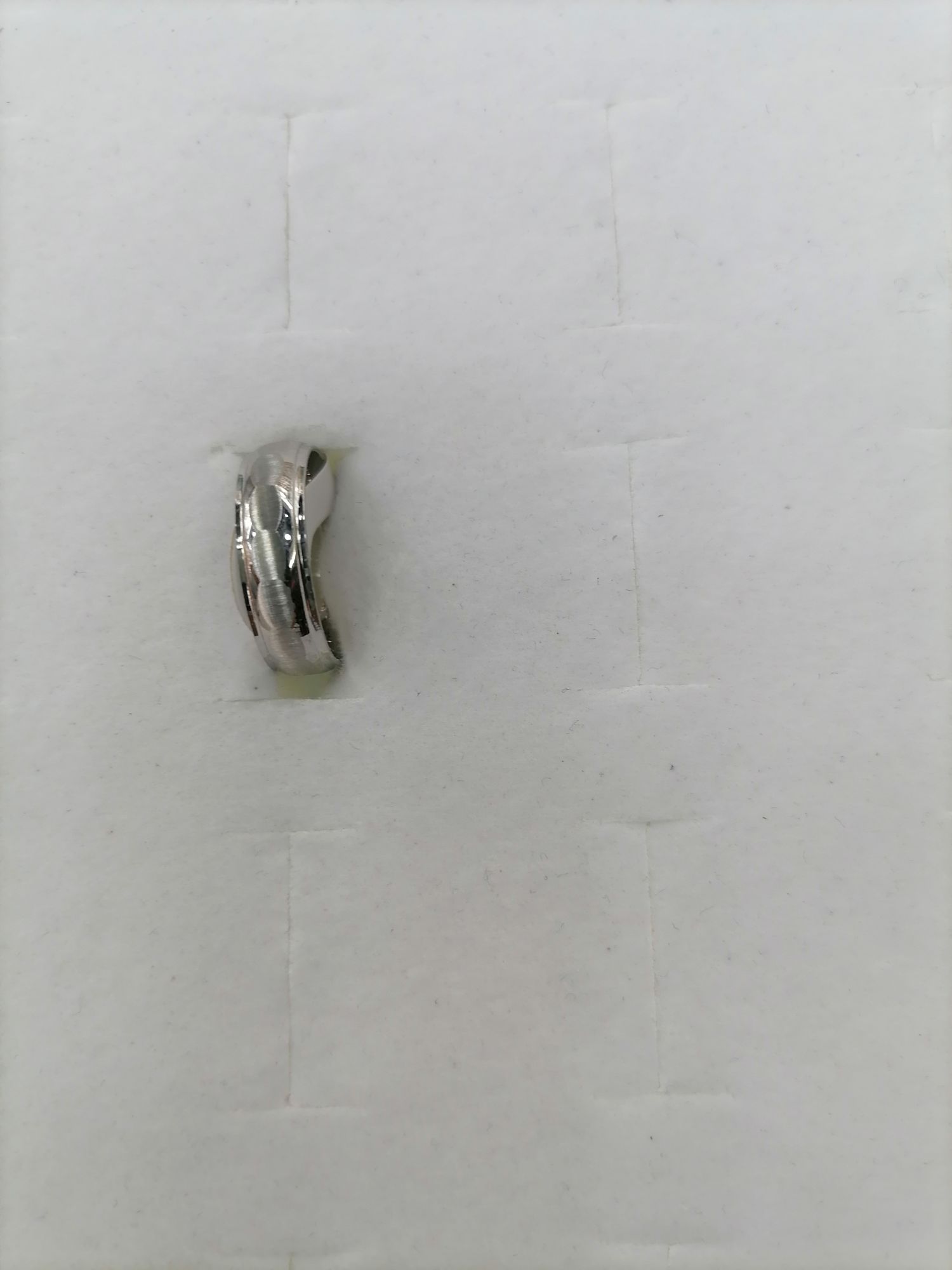 خاتم من الفولاذ التيتانيوم، الفضي، نصف مجلد detail image 3