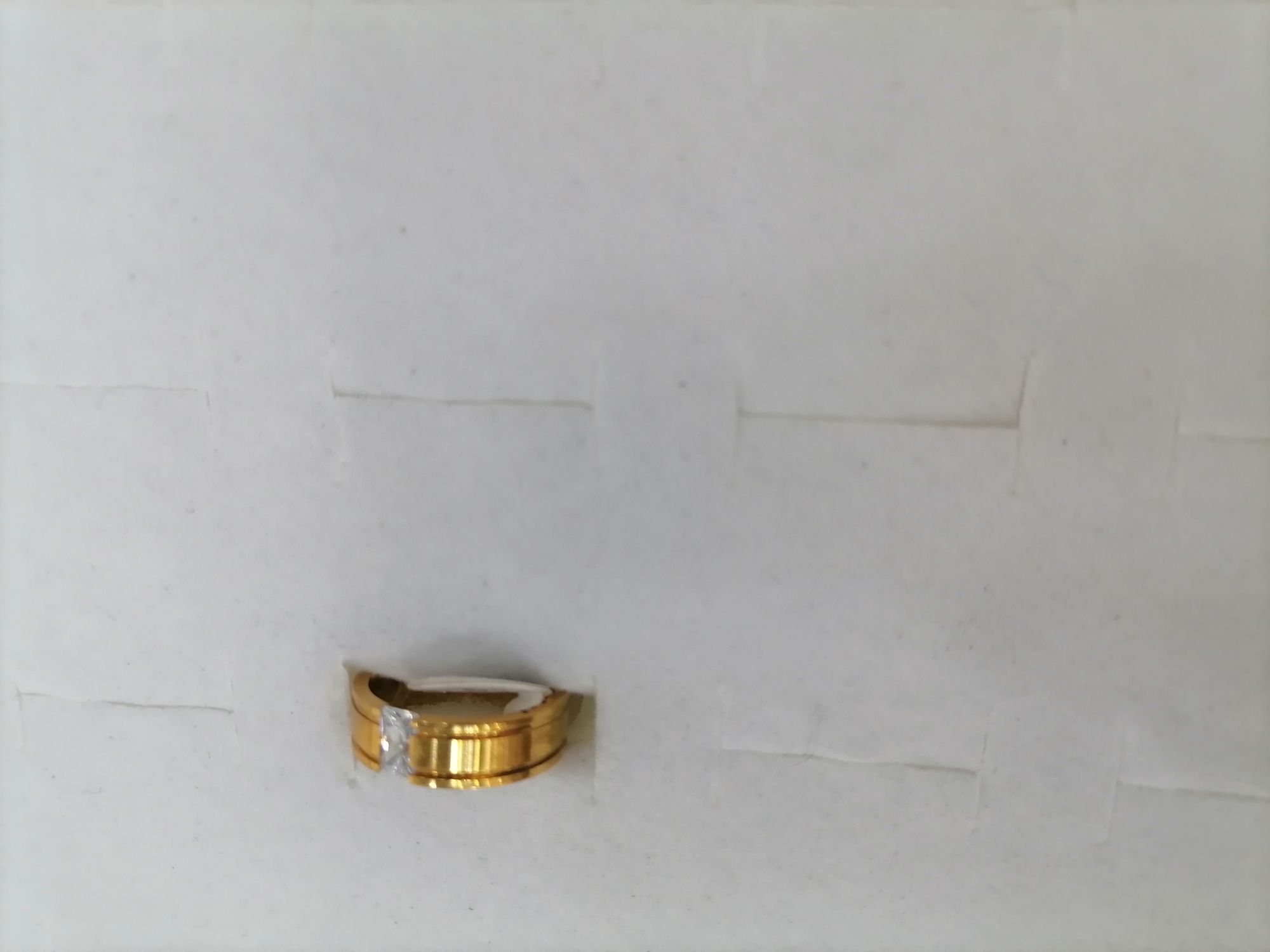 Titanium steel gold outer double-row design, medium rectangular diamond ring details Picture