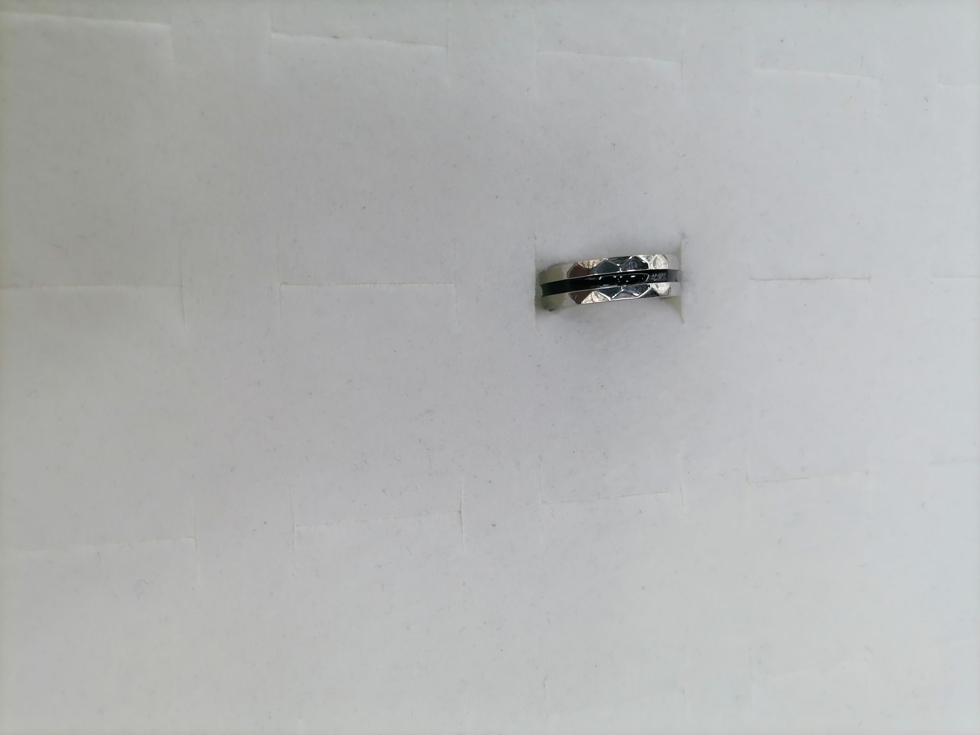 Titanium steel silver oil drip black outer double triangle design ring