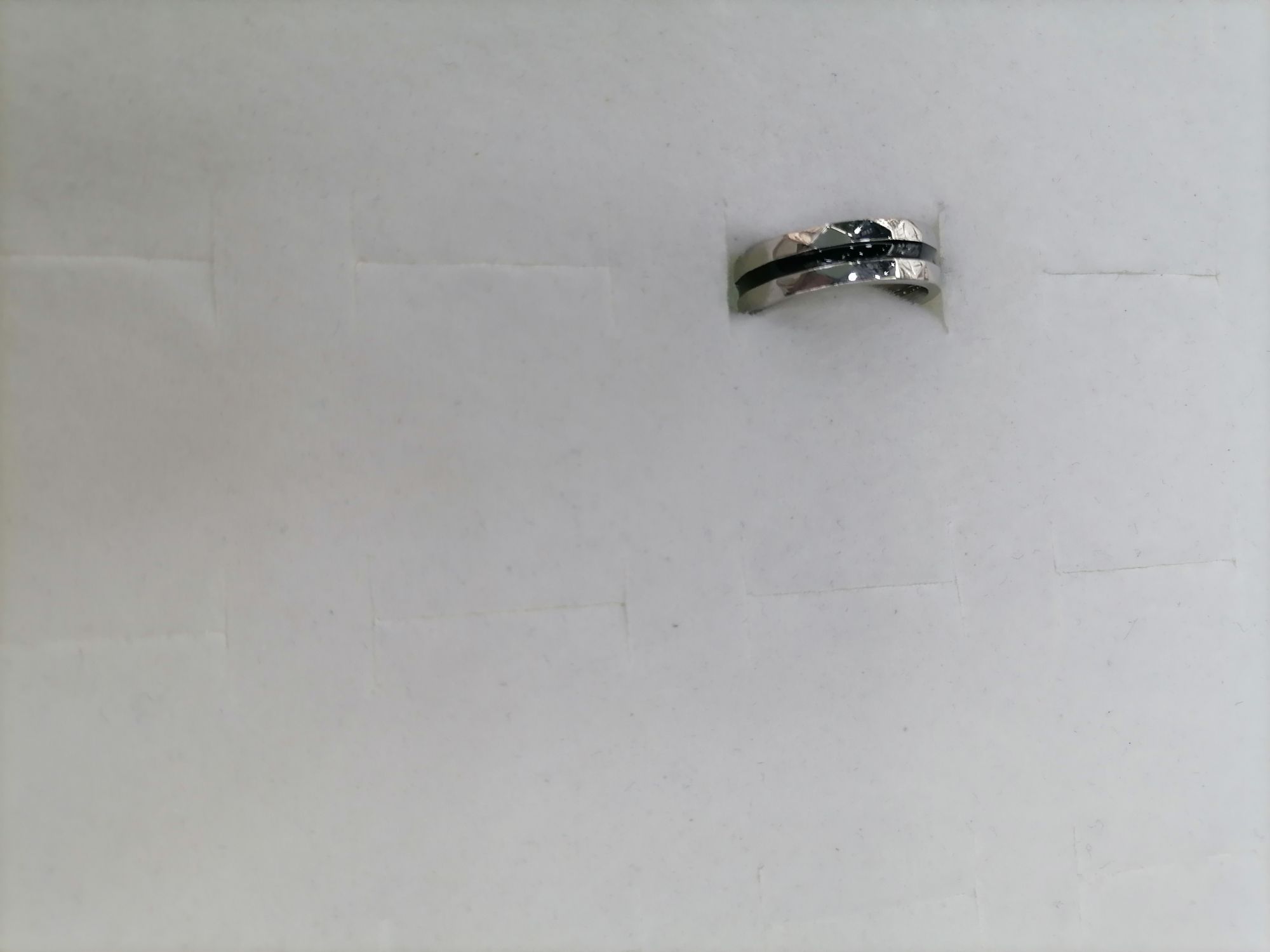 Titanium steel silver oil drip black outer double triangle design ring details Picture