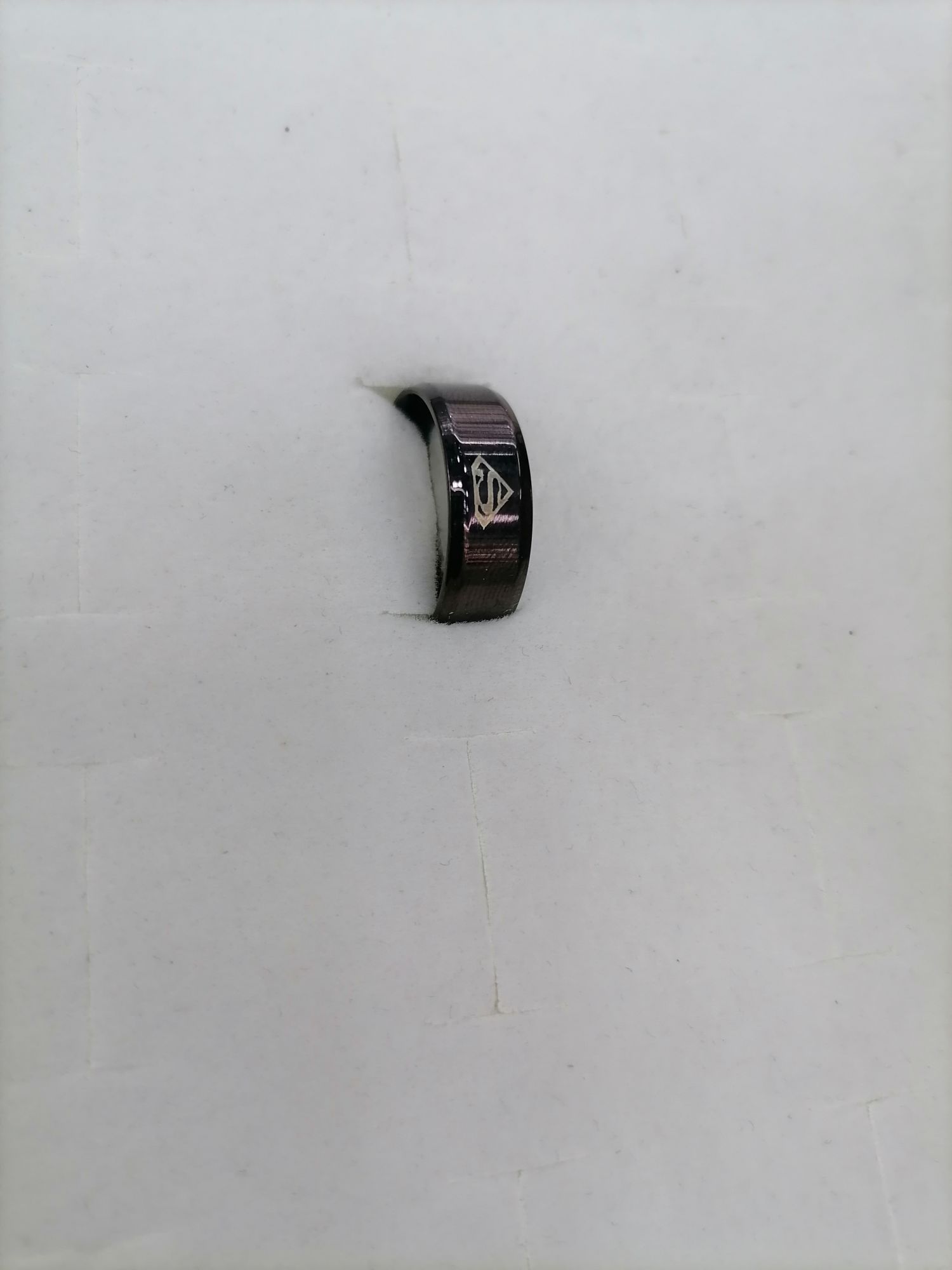 Titanium steel rhombic 5S black arc-shaped ring detail image 3