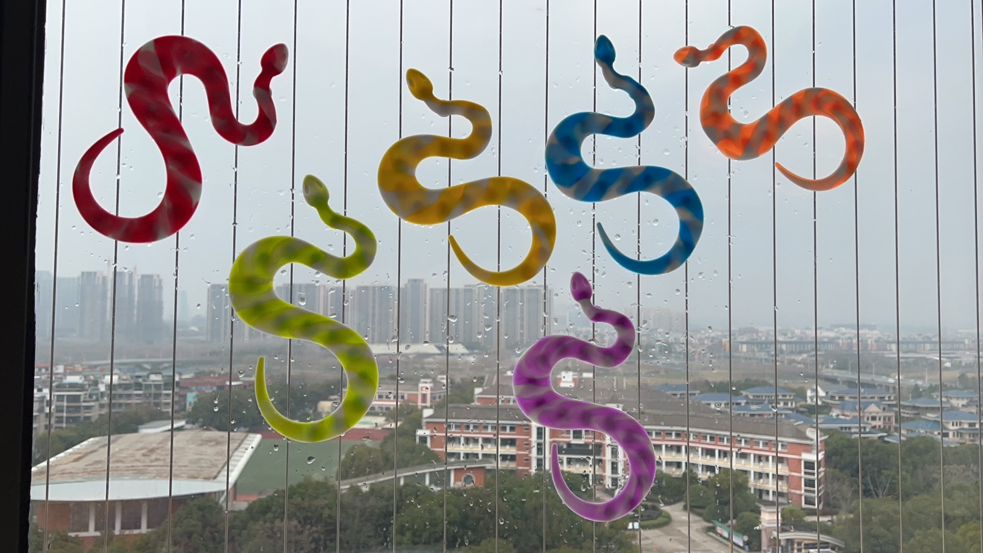 地摊玩具/吸盘玩具白底实物图