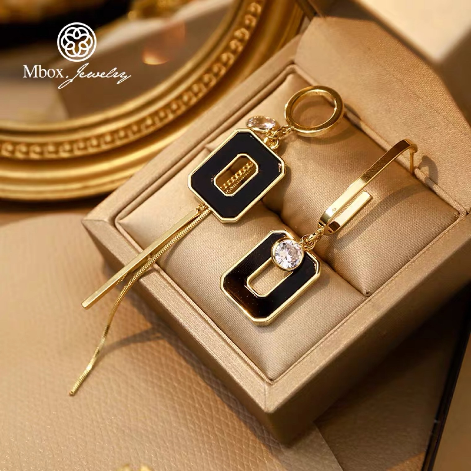 Acrylic earrings 2022 new style, trendy, high-end, simple and cold, asymmetrical earrings for women in summer