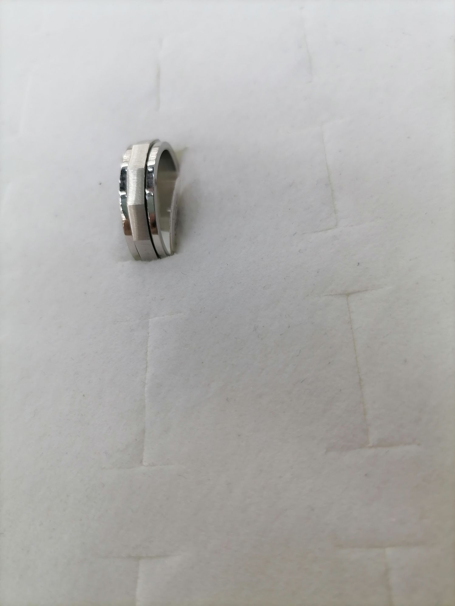 Titanium steel silver mid-convex sliding design detail image 2