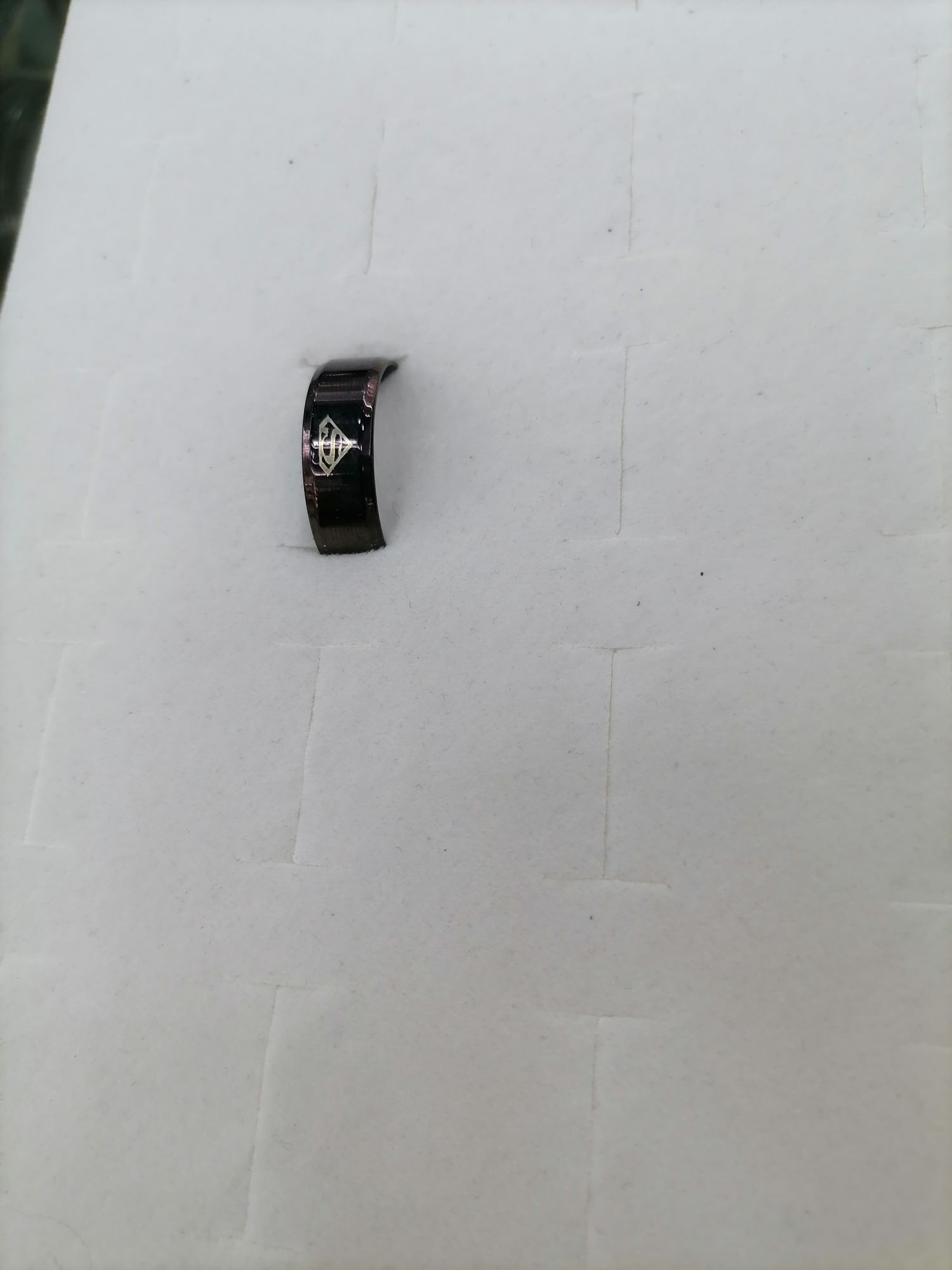 Titanium steel rhombic 5S black arc-shaped ring detail image 2