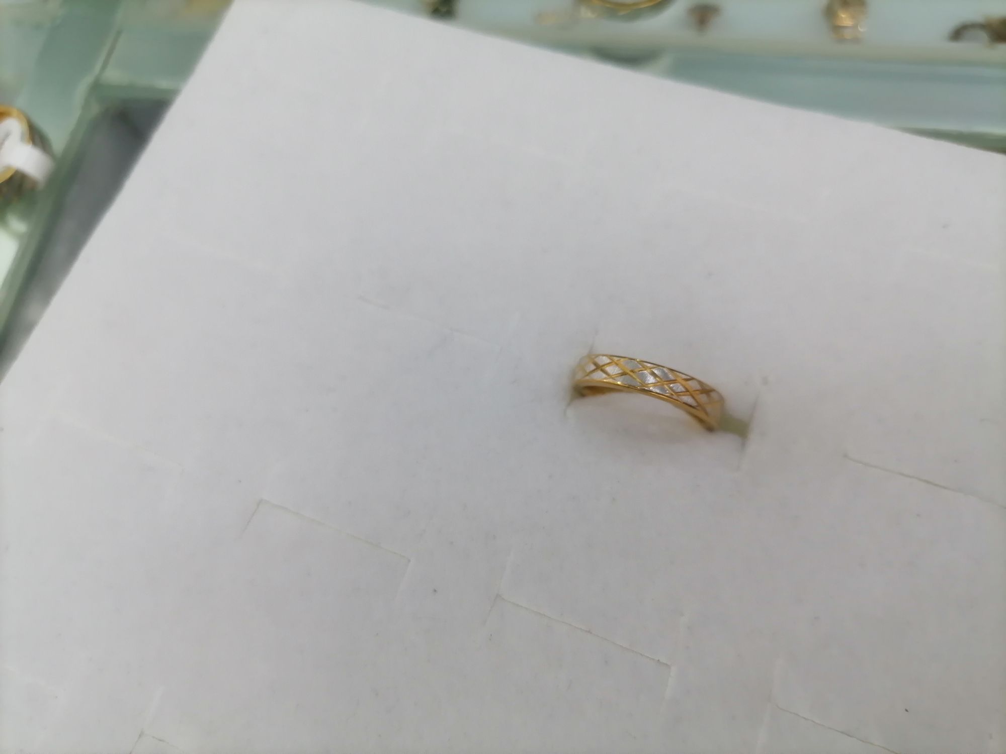 Titanium steel gradient gold X cross design ring detail image 3