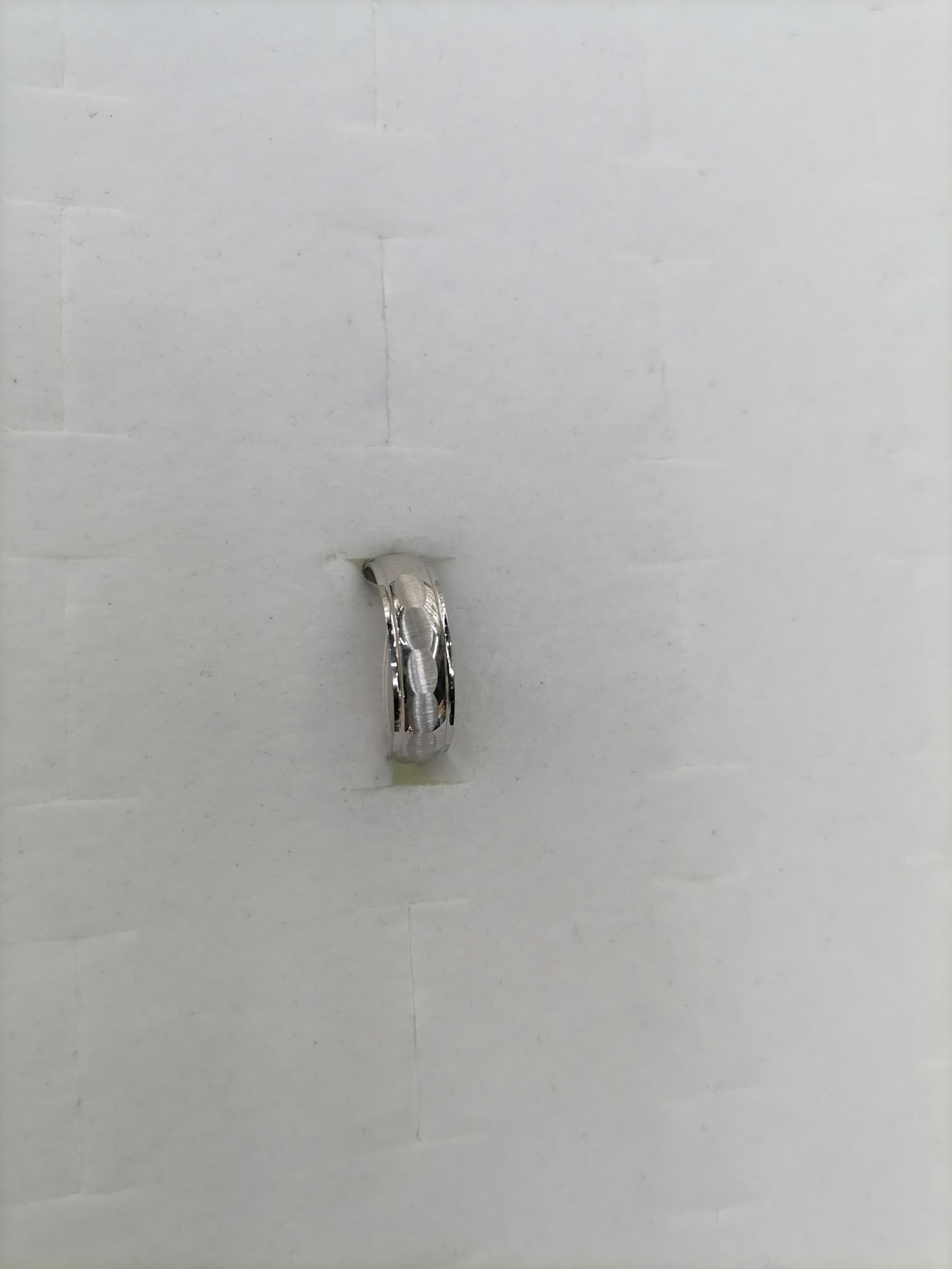 خاتم من الفولاذ التيتانيوم، الفضي، نصف مجلد detail image 2