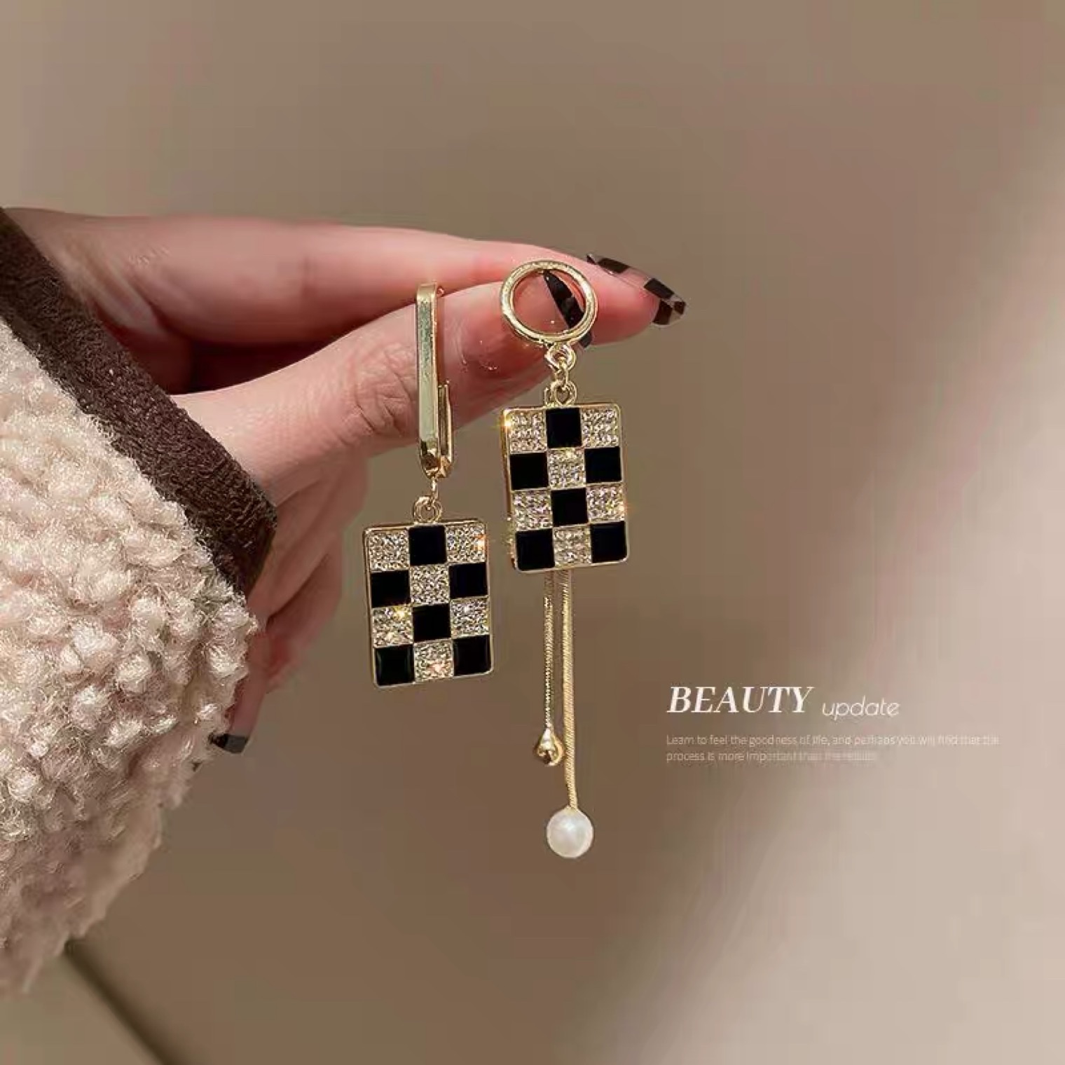 Asymmetrical diamond-encrusted oil checkered earrings, 925 silver needle, unique and creative earrings, design sense, internet-famous earrings