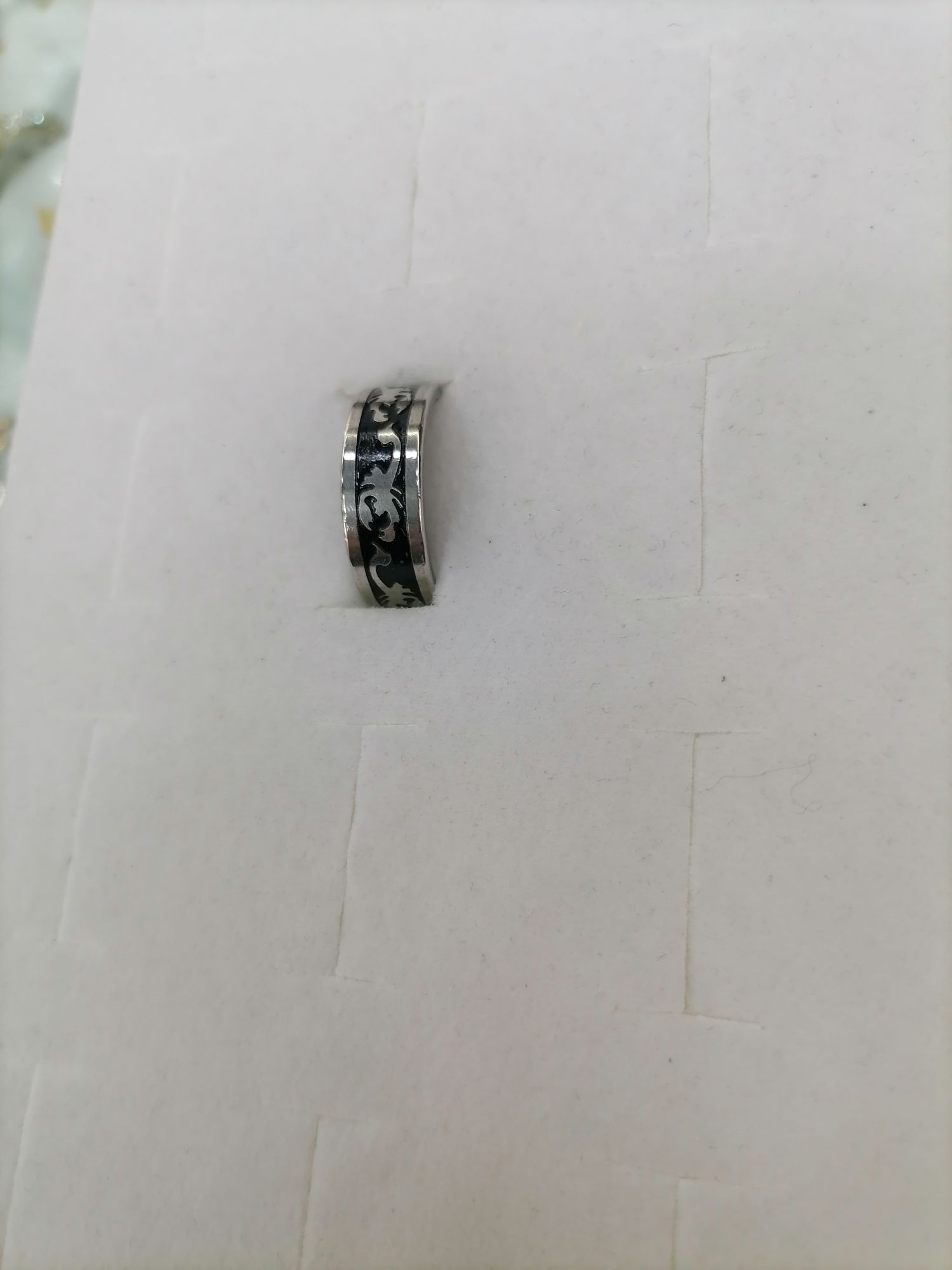 Titanium steel silver oil-dripping scorpion wide ring detail image 2