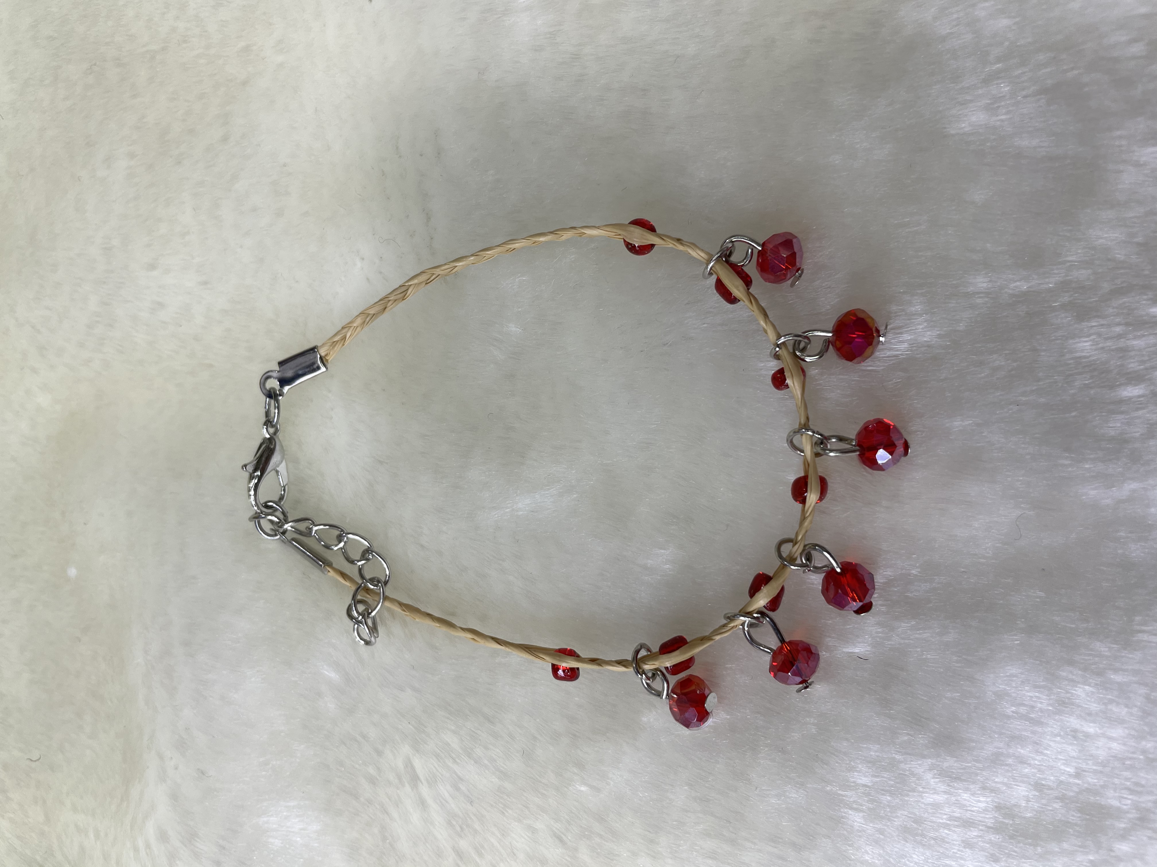 6-meter large red crystal clover bracelet Application Scenario