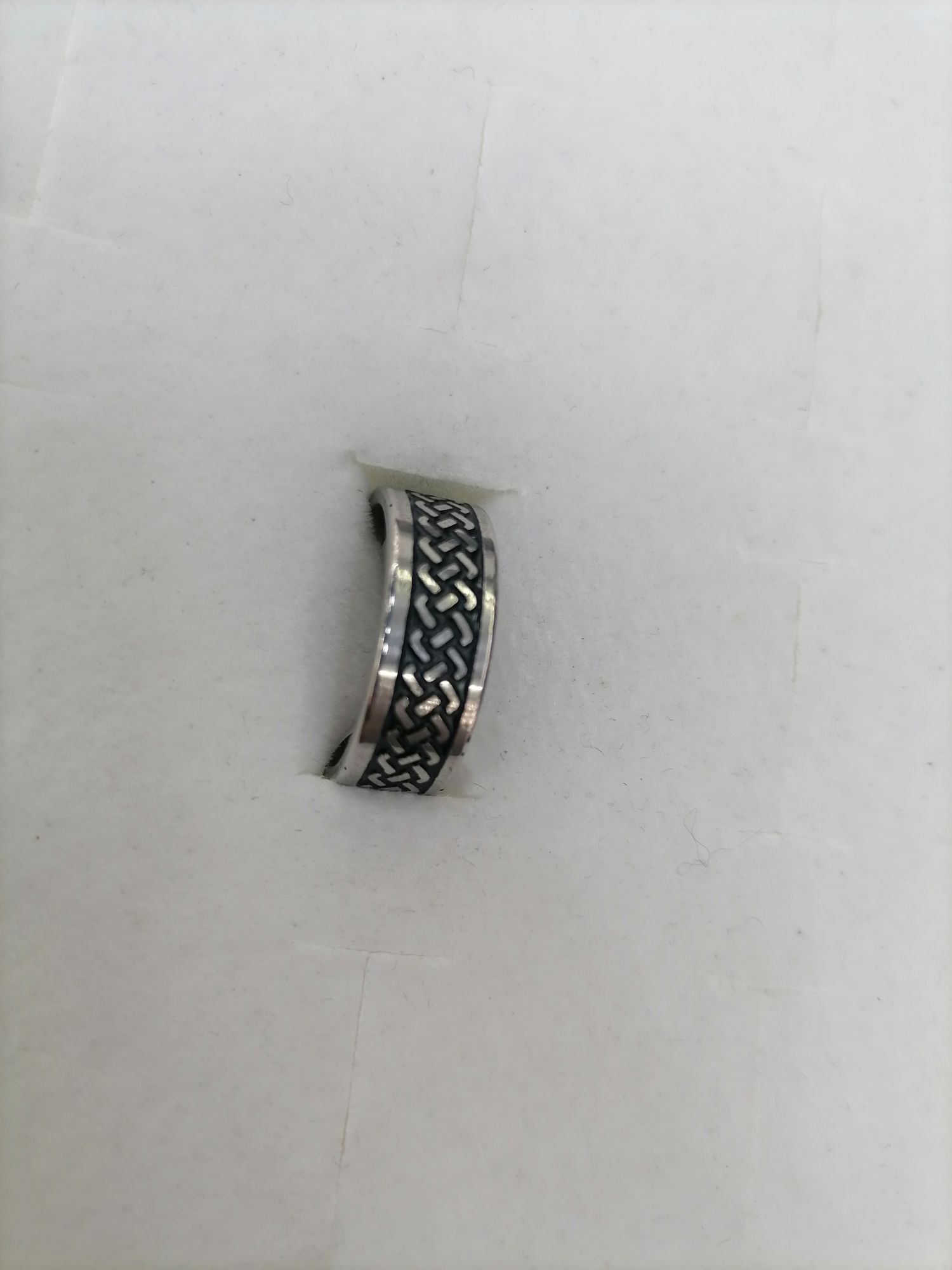 Titanium steel silver oil-dripping double ✓ one-bar ring detail image 3