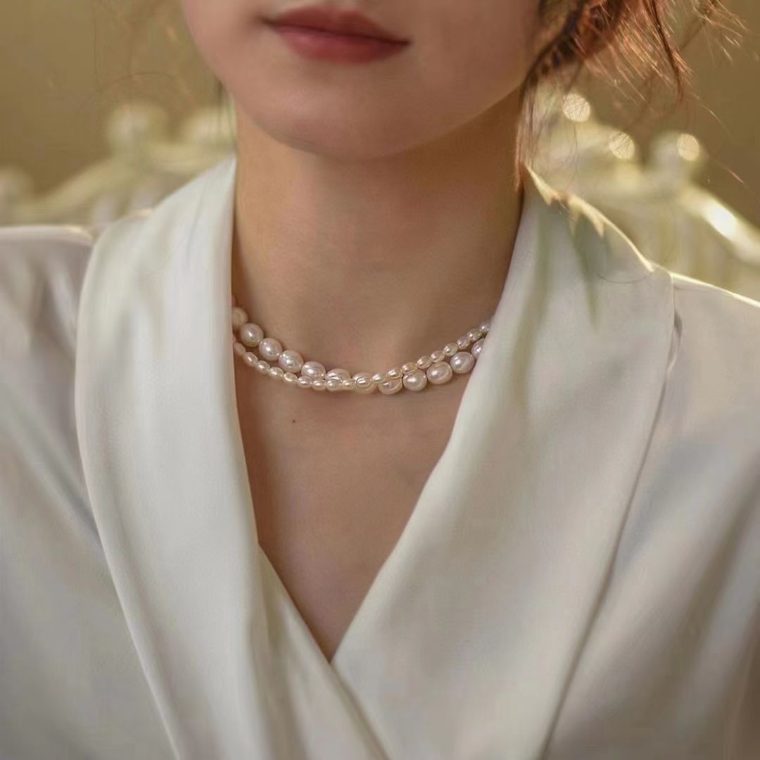 双层珍珠项链 
叠戴非常轻奢有质感 法式氛围感美女～
3-4mm➕7-8mm天然米形珍珠详情图2