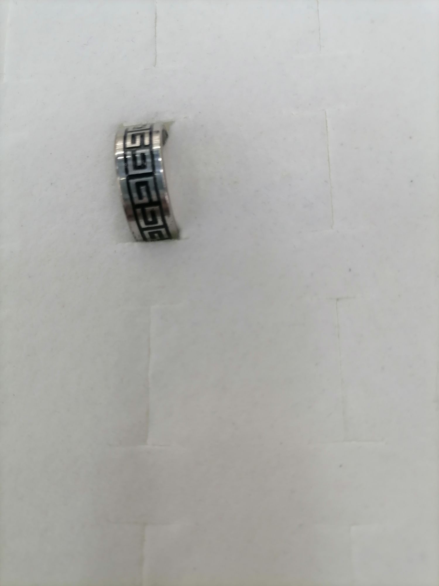 Titanium steel silver oil-dripping double G inverted wide ring details Picture