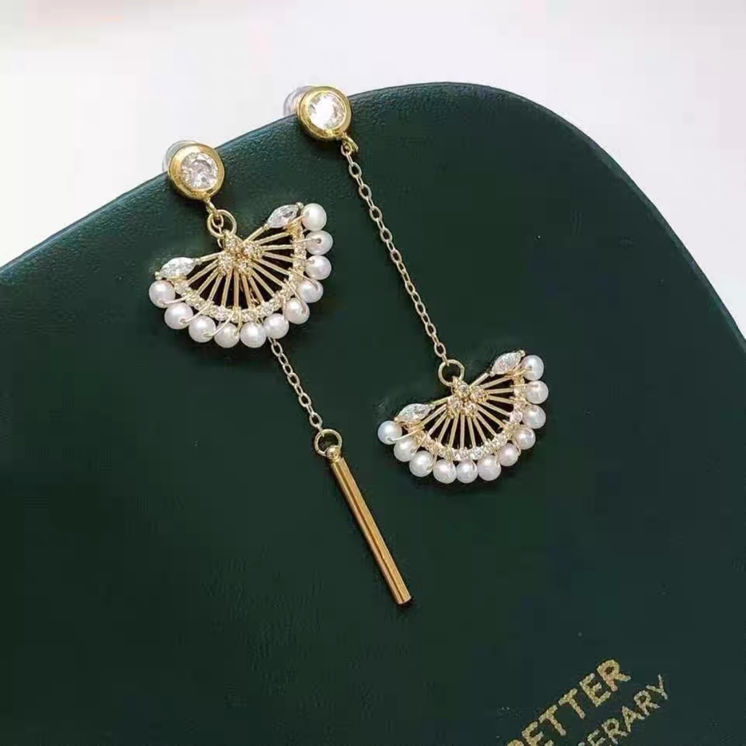RT Light Luxury 14K gold-plated baby Pearl AB style Asymmetrical Long Niche Girlfriend fan-shaped Pearl 014 Stud Ear String Pendant