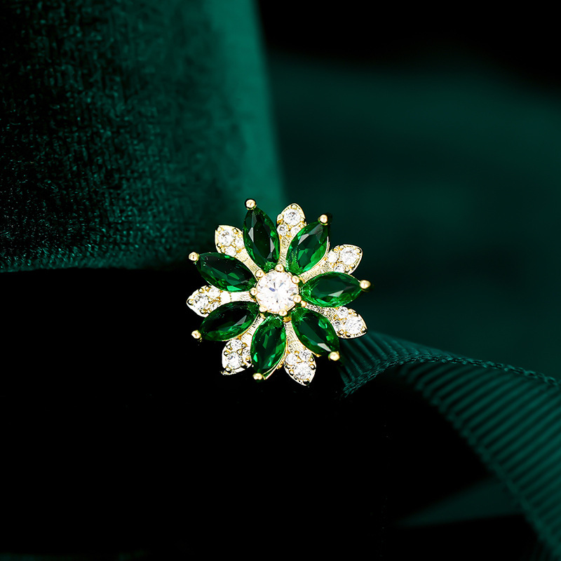Simple and stylish Japanese and Korean female button-down small collar accessories, fashionable small ornaments, brooches, versatile coats for women, and fashionable corsages detail image 4