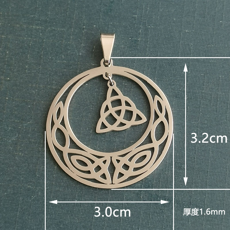 Hot-selling peripheral European and American accessories, new Nordic personalized accessories, Kart knot titanium steel necklace, sweater chain, keychain, pendant detail image 2