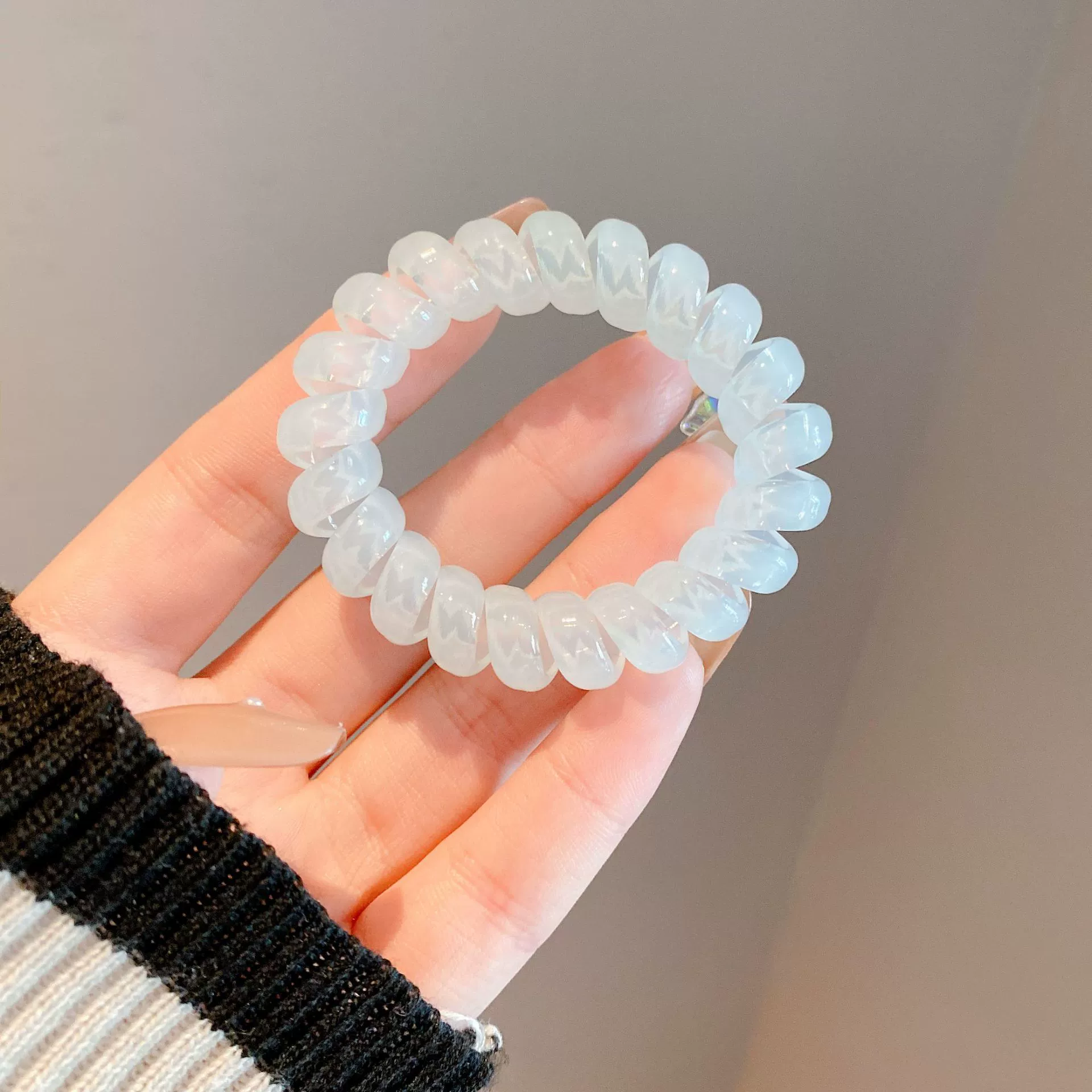 Wholesale of 2022 Dongdaemun laser telephone line hair ties, matte leather bands, transparent women's creative hair ties and headbands in South Korea detail image 5
