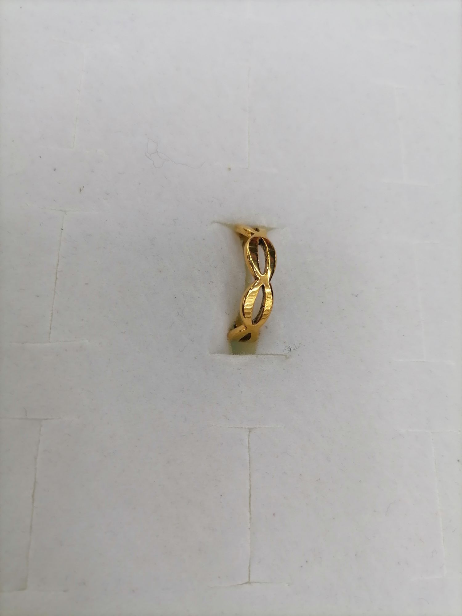 صلب التيتانيوم، البنك المركزي detail image 3