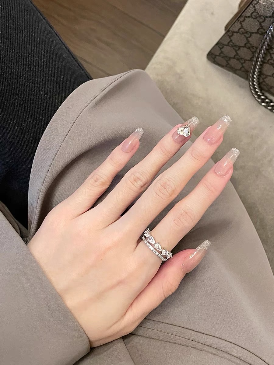 Anillo de 36 circonitas para mujeres anillo de diseño de personalidad simple sentido de la raza coreana fairy qin wei -1200 Application Scenario