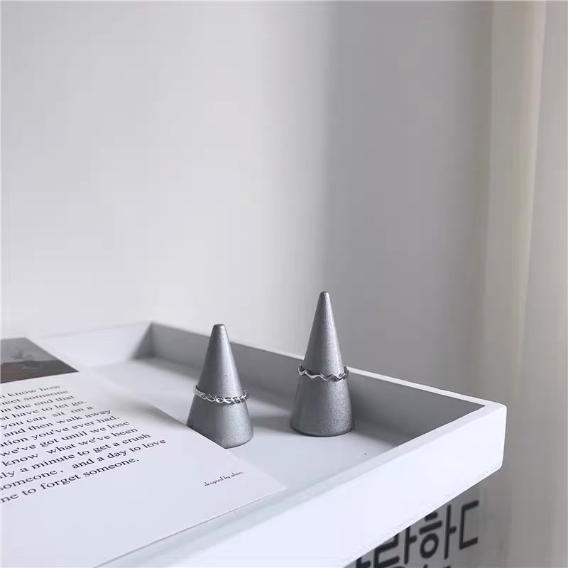 1 Zircon ring for women, simple and elegant, with a unique design sense, a niche Korean fairy piano, only -2005 Application Scenario