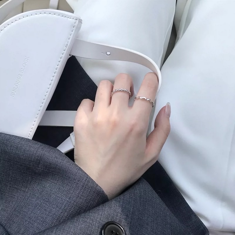 1 Zircon ring for women, simple and elegant, with a unique design sense, a niche Korean fairy piano, only -2005