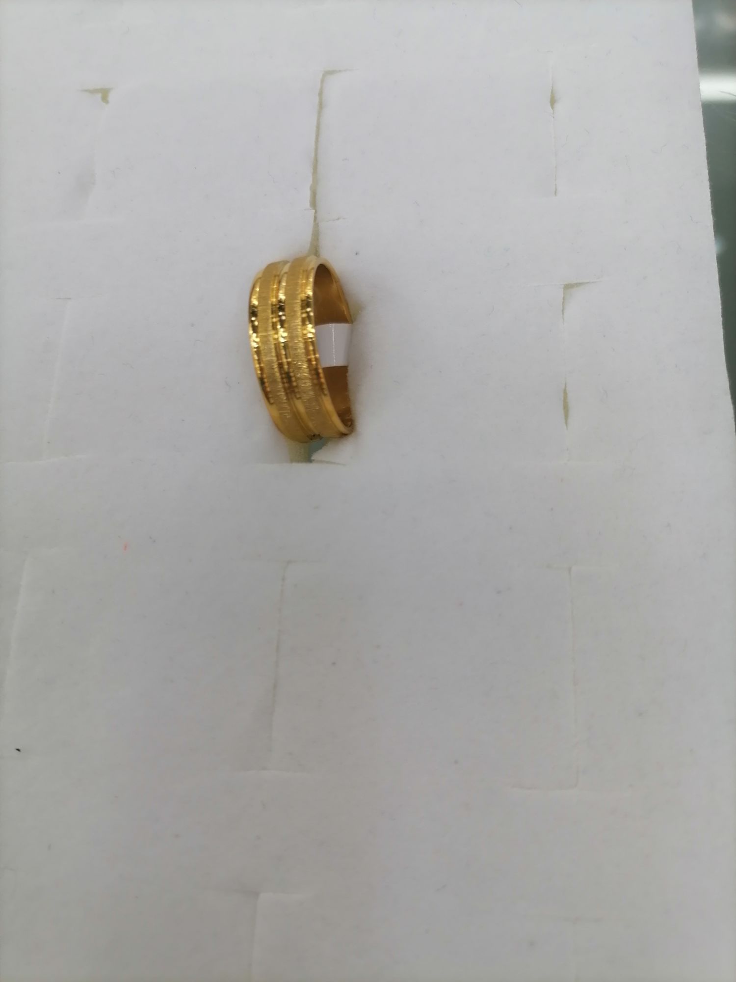 Titanium steel gold double-layer frosted three-layer smooth plate mid-wide ring detail image 2
