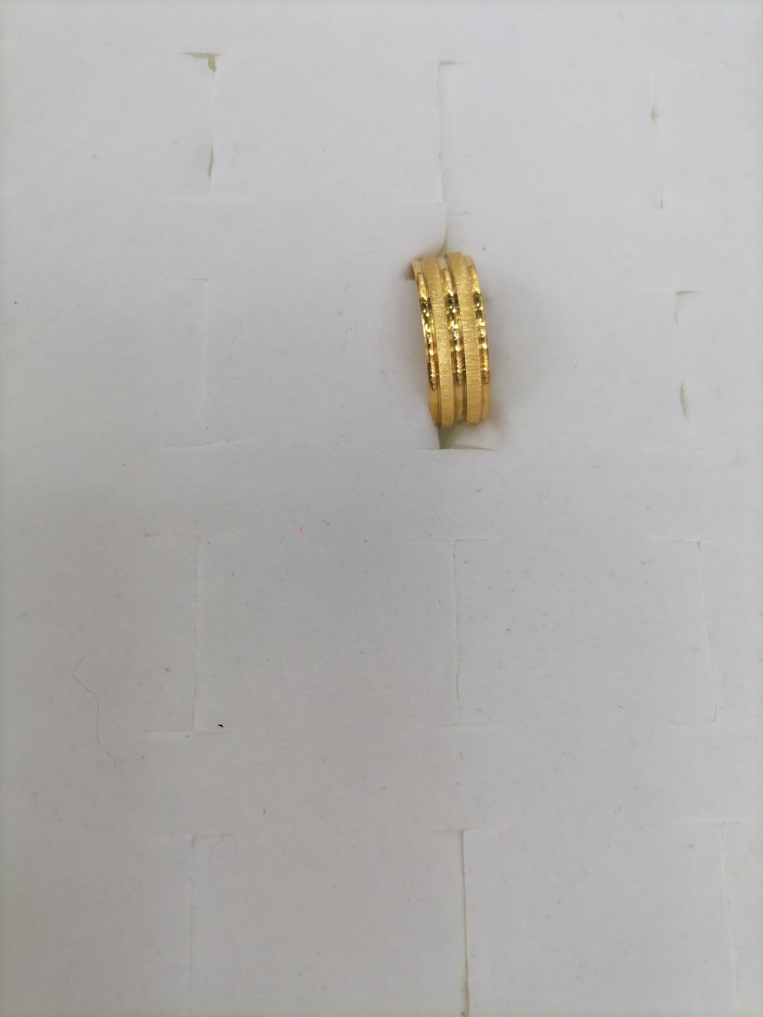 Titanium steel gold double-layer frosted three-layer smooth plate mid-wide ring detail image 4