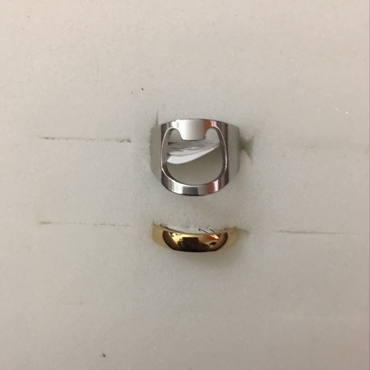 The manufacturing process of stainless steel die-casting molds is rather complicated. Chengjie Jewelry 419