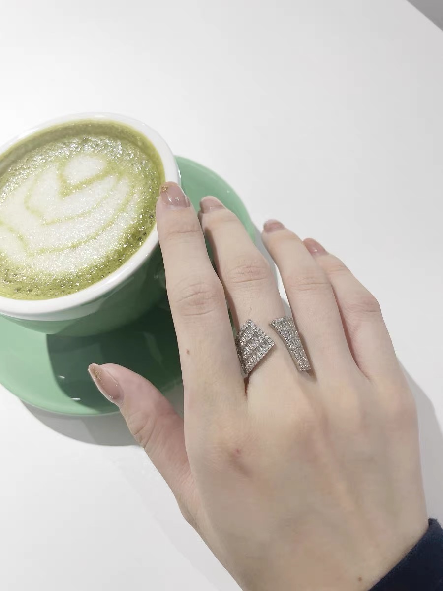 6 Zircon ring Women's simple ring, unique design sense, niche Korean fairy organ only -1061 Application Scenario