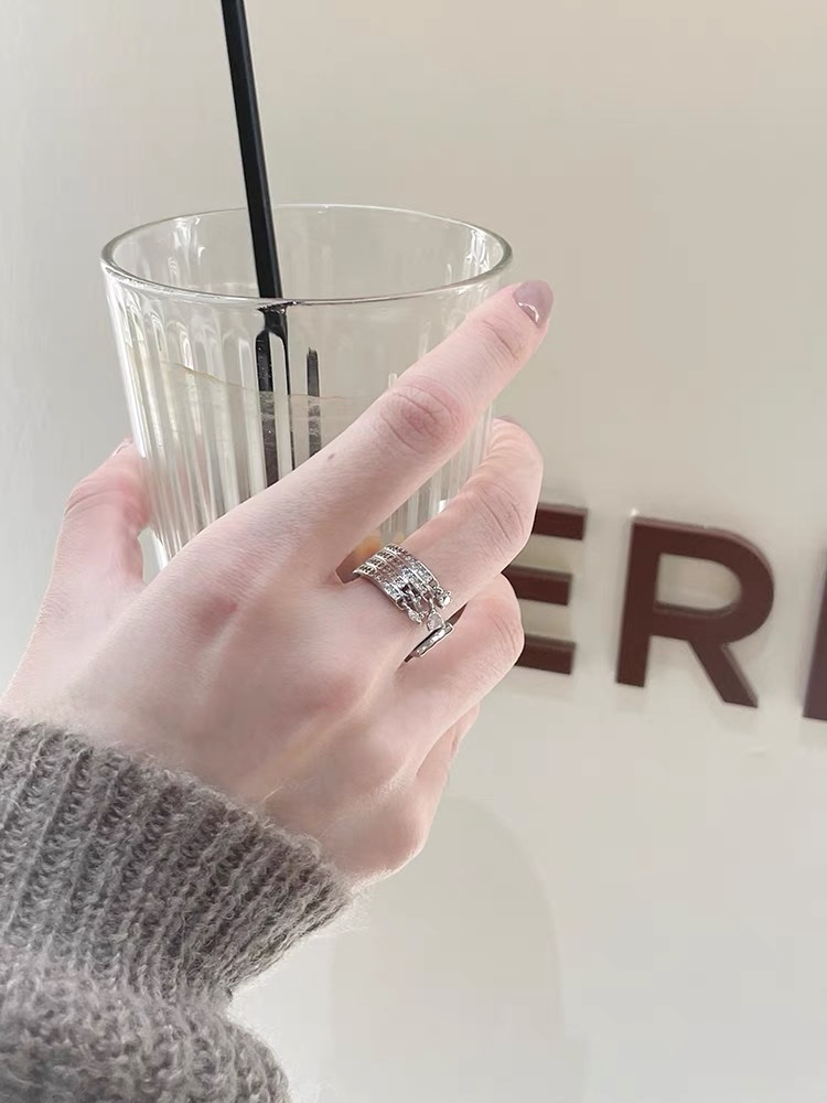 1 Zircon ring for women, simple and elegant, with a unique design sense, a niche Korean fairy organ, only -1168 details Picture
