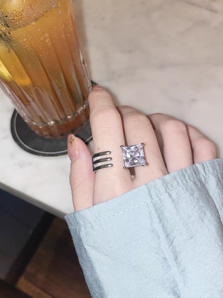 Zircon ring for women, a versatile and simple ring with a unique design and a niche Korean fairy organ style - only -1091 details Picture