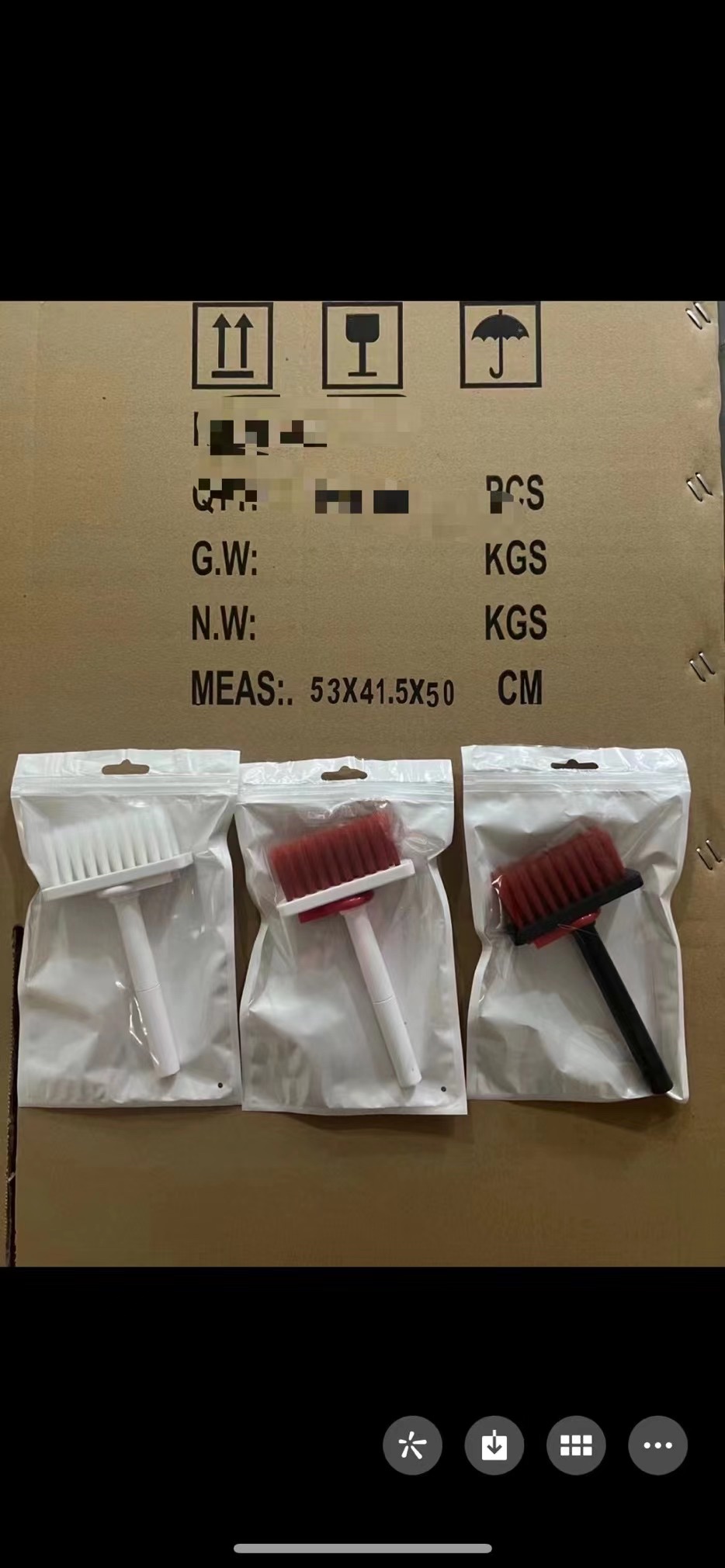 Keyboard cleaning brush