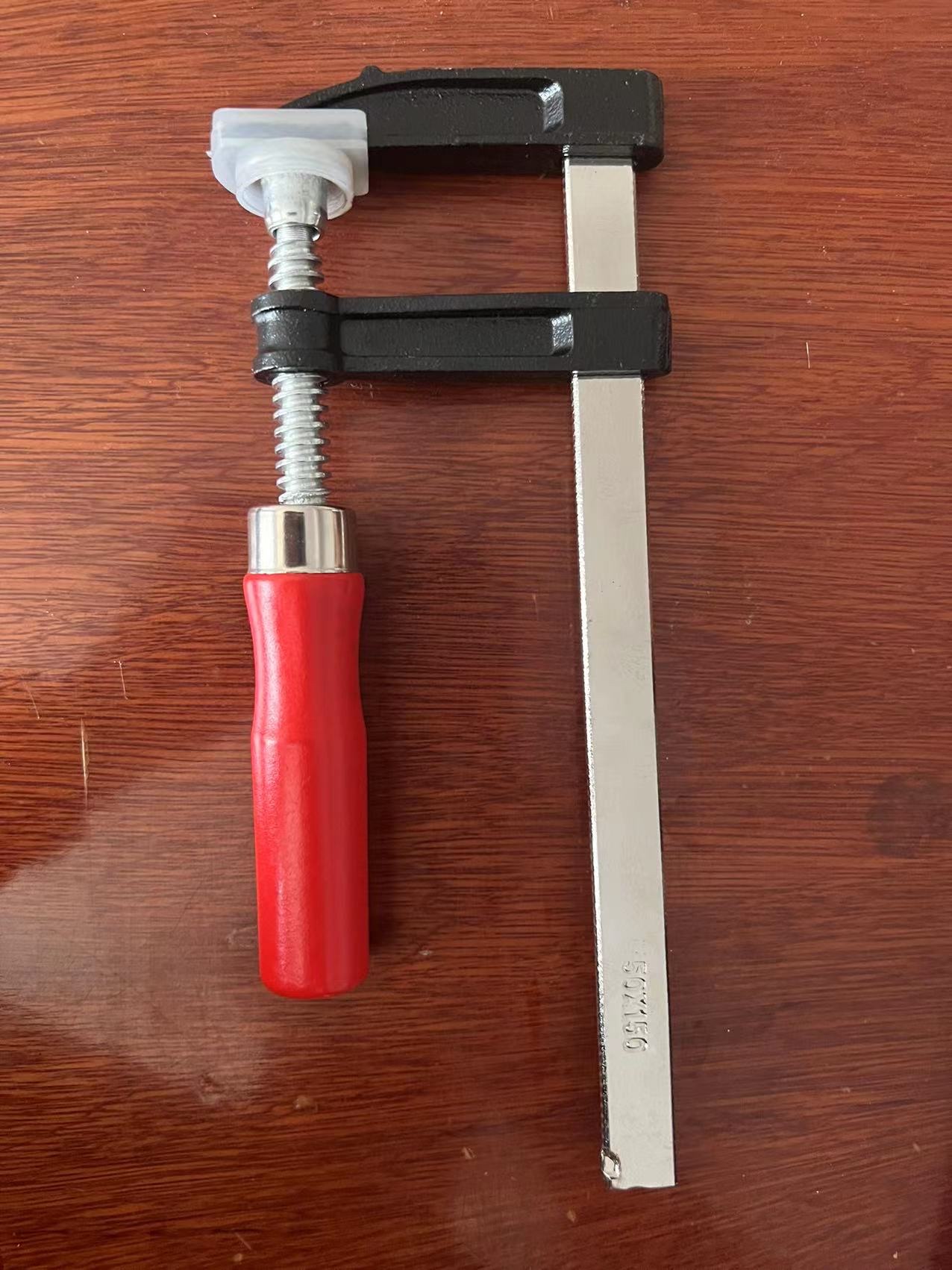 F Clip With Redwood Handle full figure