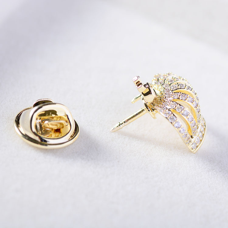 Korean and Japanese zircon brooch, simple and fashionable crown brooch, anti-exposure collar pin detail image 4