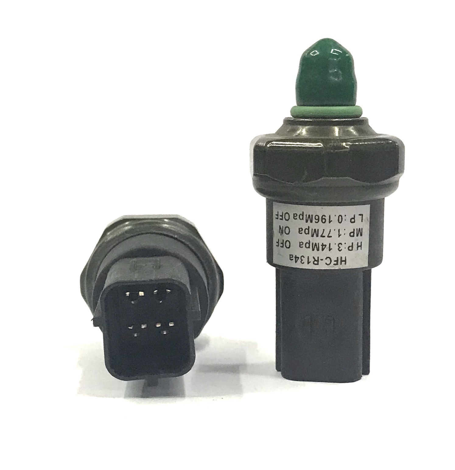 Car charger, multi-wire fast charging, cigarette lighter interface, car air conditioning pressure switch power supply accessories, power supply, ignition system accessories Application Scenario