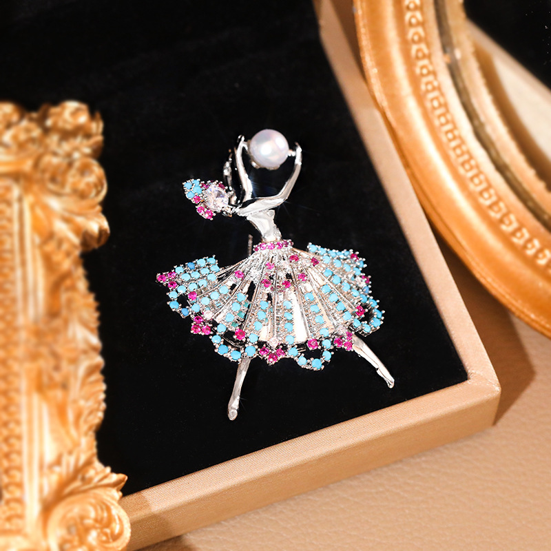 Pearl Ballet Girl Brooch 2022 New Summer Anti-Glare Pin