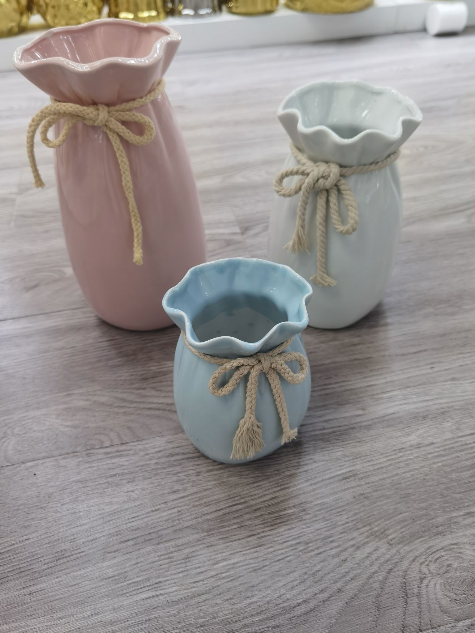 Nordic creative lucky bag ceramic vase decoration, water-cultivated model room hotel decoration, ceramic vase arrangement, Nordic modern creative home living room and dining room dried flower decoration