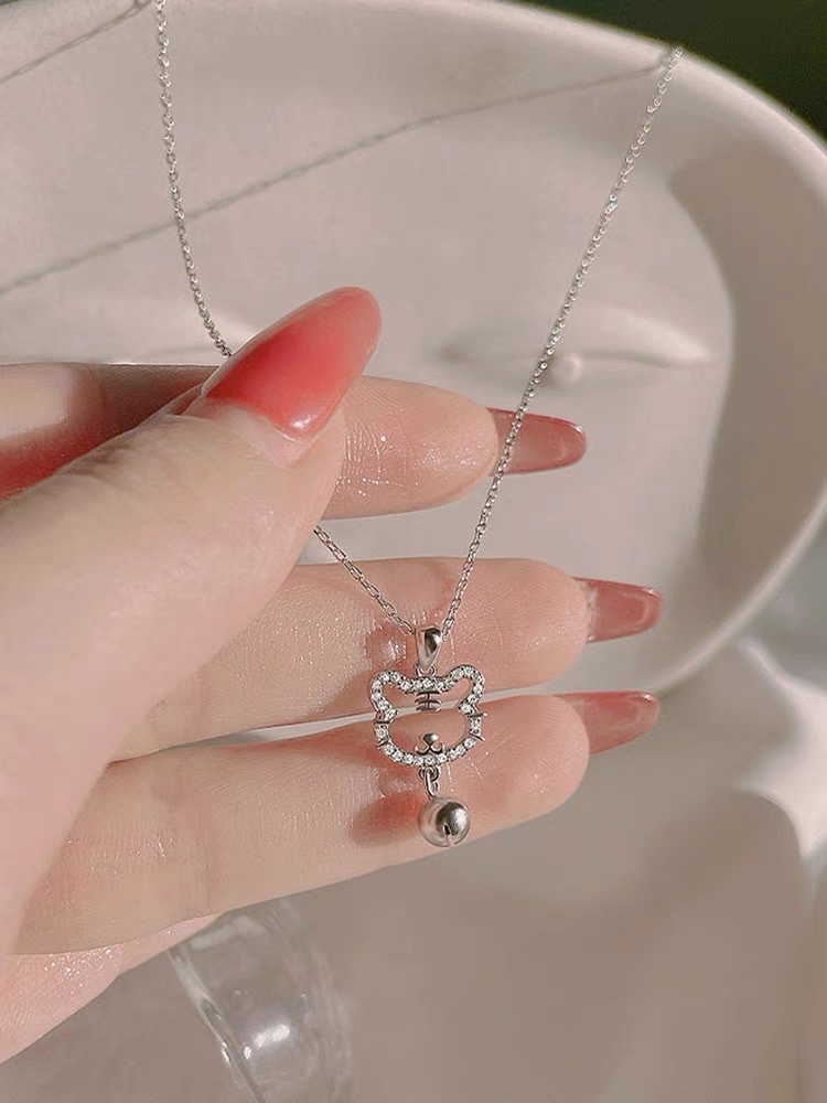 2022 new style of light luxury and niche Tiger zodiac pendant collarbone chain accessory sweater chain for women in the Year of the Tiger zodiac year Specification image