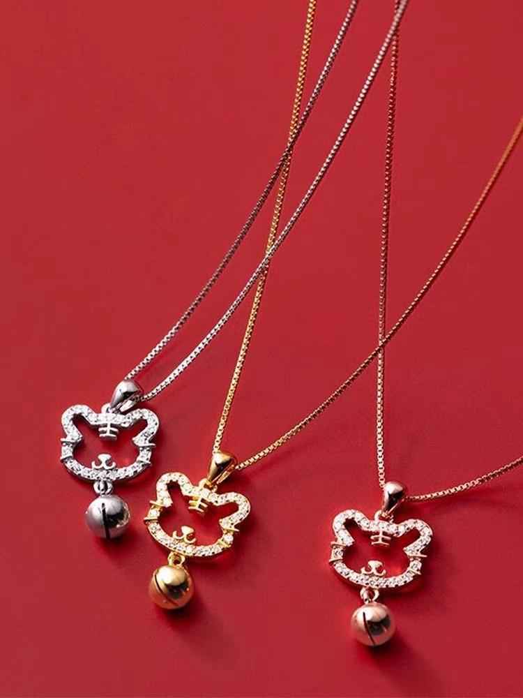 2022 new style of light luxury and niche Tiger zodiac pendant collarbone chain accessory sweater chain for women in the Year of the Tiger zodiac year Application Scenario