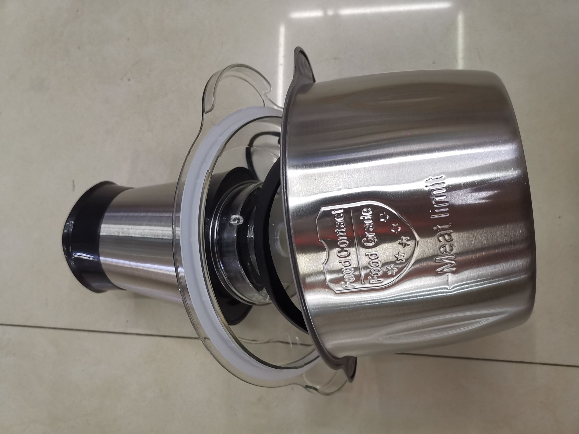 Stainless steel 2L meat grinder, household multi-functional electric small fully automatic cooking, filling and vegetable crushing mixer Application Scenario
