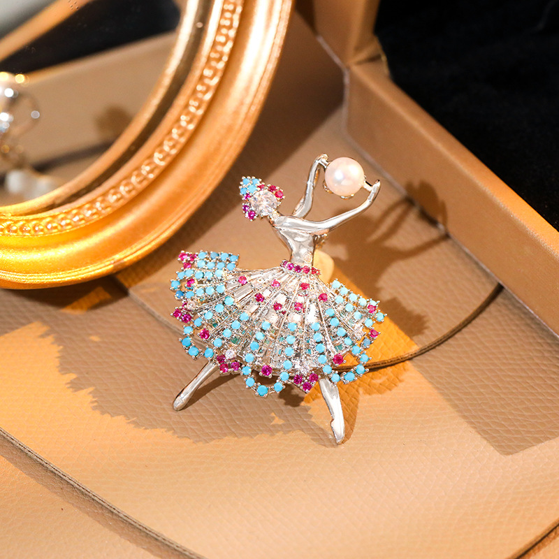 Pearl Ballet Girl Brooch 2022 New Summer Anti-Glare Pin detail image 3