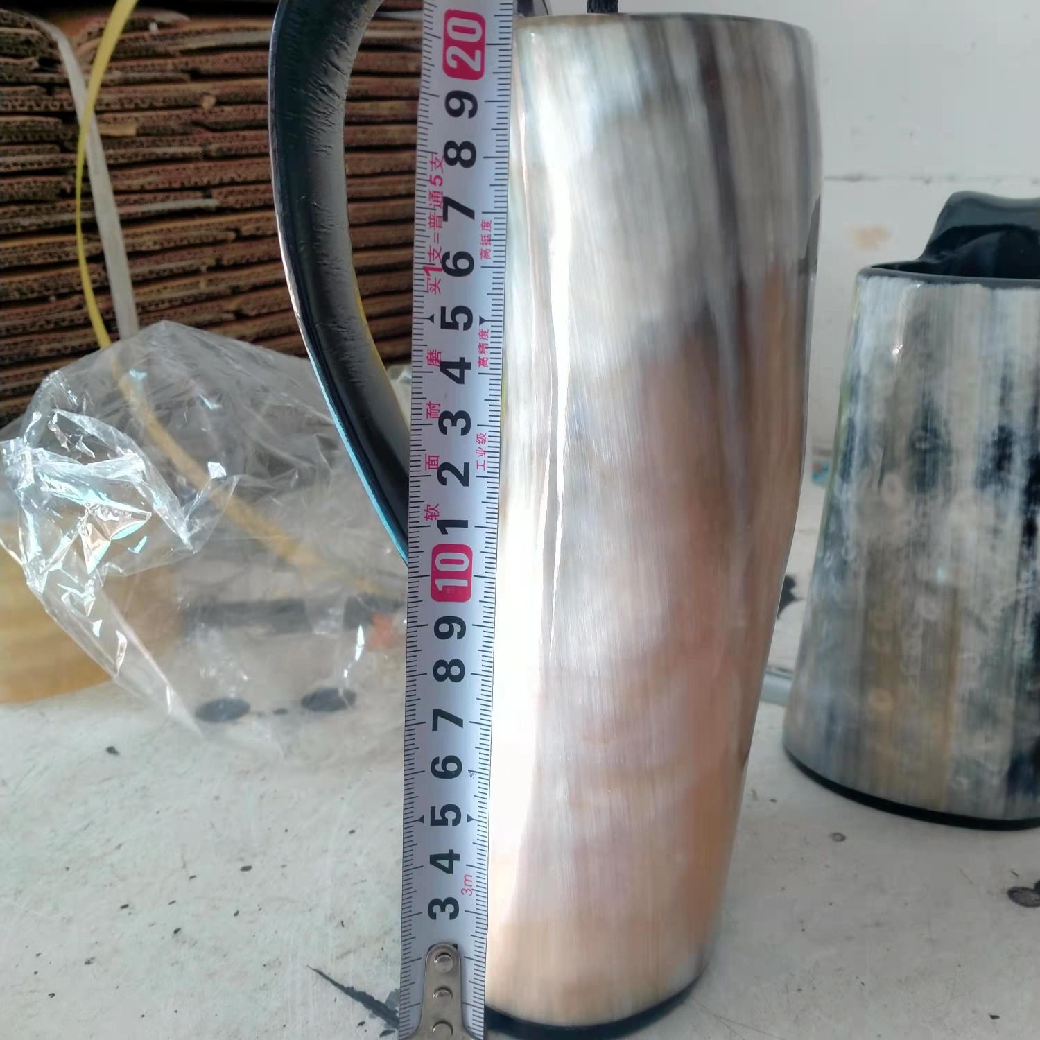 Ox horn cup, natural plateau yak horn decoration, drinking cup, large-capacity beer mug, ox horn cup, health cup, genuine ox horn cup, Smooth Jewelry store Application Scenario